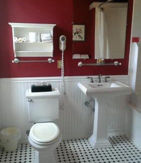 Jerome Hotel | Pet-Friendly Connor Hotel: Rated 9/10 for Family Stays