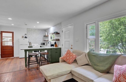 Pocono Summit House | Chic Cono-Cottage: Cozy Retreat in Central Pocono