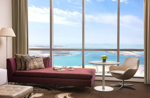 Abu Dhabi Resort | Experience Luxury at Conrad Abu Dhabi Etihad Towers