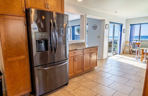 Yachats House | Cozy Conrad Cottage: Oceanfront Retreat with Pet-Friendly Perks