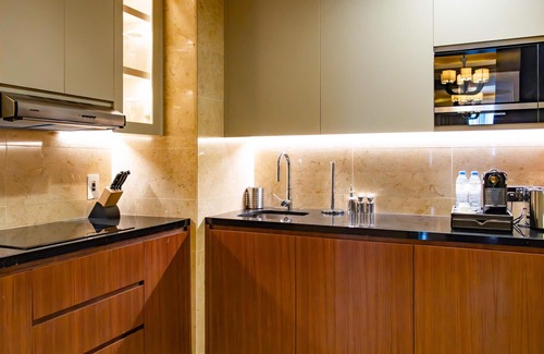 Trade Center Hotel | Experience Conrad Dubai: 5-Star Luxury with Ocean Views