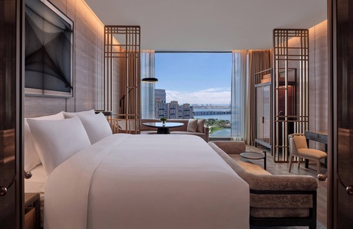 Nanshan Hotel | Elegant Conrad Shenzhen: Top-Rated Stay with Pool & Dining