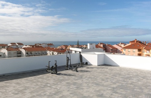 Peniche Apartment | Consolação Sunset View: Scenic Retreat with Spa & Breakfast