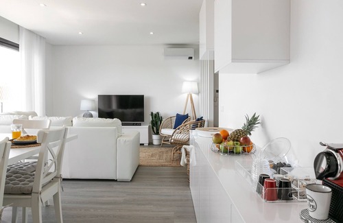 Consolacao Apartment | Top-Rated Consolação & Supertubos Beach House Getaway