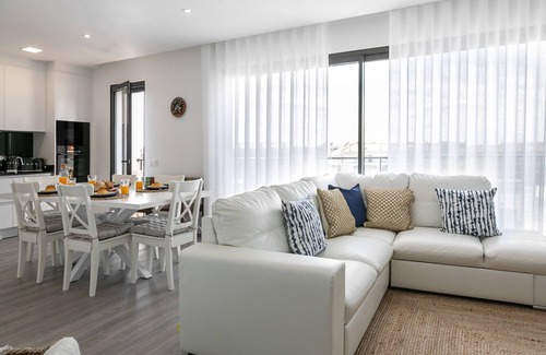 Consolacao Apartment | Top-Rated Consolação & Supertubos Beach House Getaway