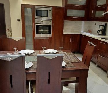 Nea Smirni Apartment | Top-Rated Constantina D' Apartment with Child-Friendly Options