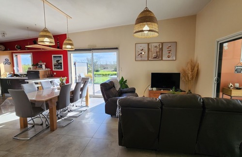 Brignogan-Plage Villa | Modern Villa with Indoor Pool, Steps from the Beach