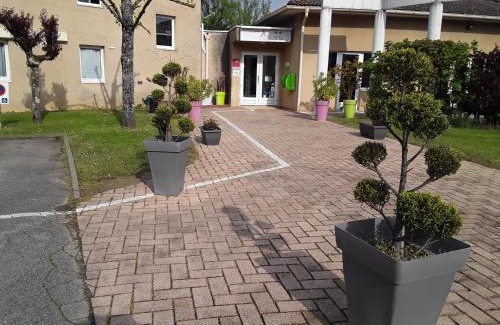 Montagnat Hotel | Pet-Friendly Comfort at Hôtel ALYS Bourg en Bresse