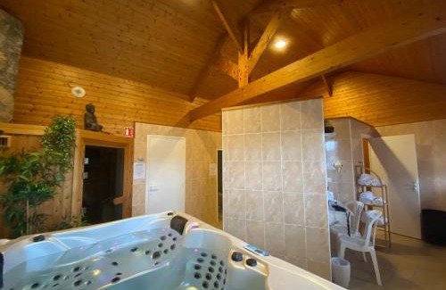 La Riviere-Saint-Sauveur Hotel | Discover Comfort at Contact Hôtel - Motel Les Bleuets
