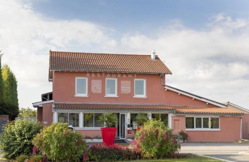 Amberieux Hotel | Inviting Contact Hôtels Les Pierres Dorées with Ocean Views