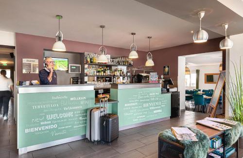 Amberieux Hotel | Inviting Contact Hôtels Les Pierres Dorées with Ocean Views