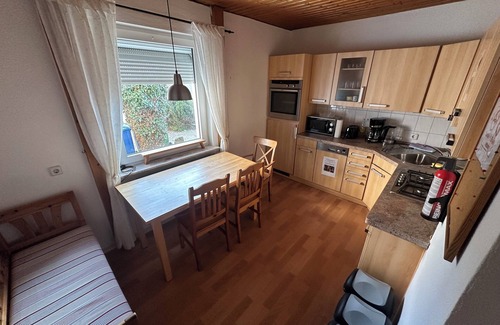 Hildesheim District House | Contactless check-in. House in Sarstedt. Close to trade fairs in Laatzen, Hanover, Hildesheim