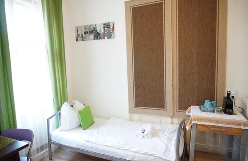 Wahring House | Seamless Check-In at Room4You Währing - Rated 9/10