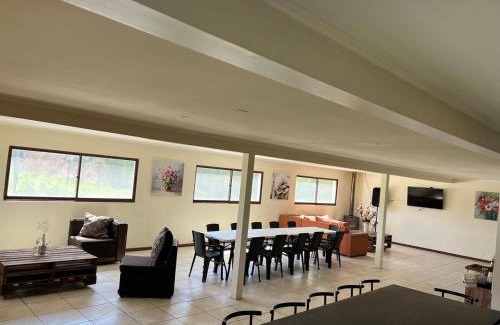 Maria Pinto House | Contacto con la naturaleza y cerca de Santiago