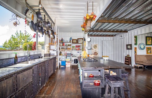 El Penol Cabin | CONTAINER & HOBBIT GLAMPING