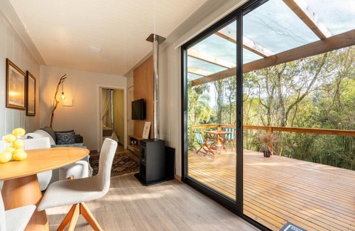 Garibaldi Apartment | Pet-Friendly Retreat at Container Perlage - Guest Rated 10/10