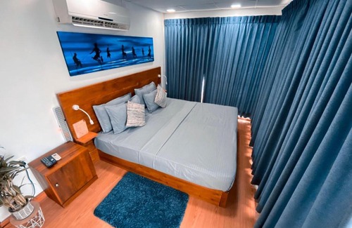Biyagama Bed & Breakfast | Unique Container Villa Collection with Pool & Hot Tub