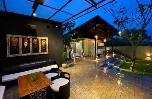 Biyagama Bed & Breakfast | Unique Container Villa Collection with Pool & Hot Tub