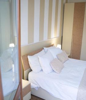 Arcore Bed & Breakfast | Cozy Conte Durini Apartments & Rooms: Pet Friendly Retreat