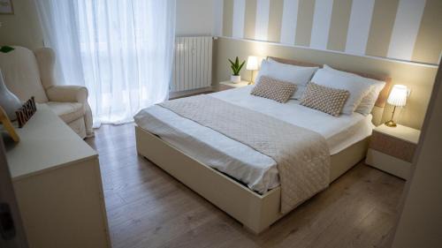Arcore Bed & Breakfast | Cozy Conte Durini Apartments & Rooms: Pet Friendly Retreat