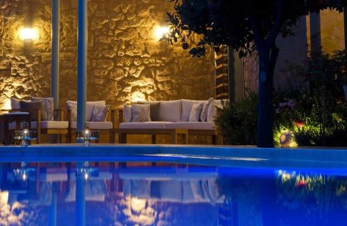 Kontomari Villa | Experience Conte Marino Villas: Oceanfront Bliss & 9.7 Rating