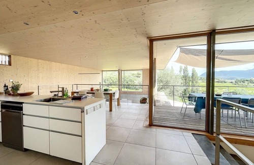 Merindol-les-Oliviers Villa | Modern Villa with Breathtaking Views of Mont Ventoux