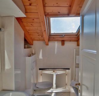 Centro Valle Intelvi Apartment | Modern Ca' Brenta Attic - Family and Pet-Friendly Retreat