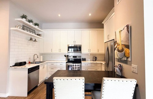Niagara-on-the-Lake Apartment | Contemporary [West] Loft in Historic Niagara