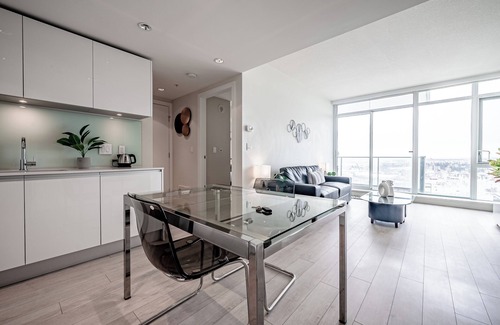 Victoria Park House | Modern 1-Bedroom Retreat with Scenic Views - Family Friendly