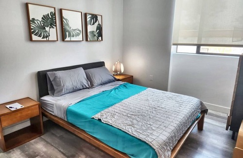 Fairfax District Hotel | Contemporary 1BR Hollywood Haven on Spaulding Ave – Complimentary WiFi & Parking