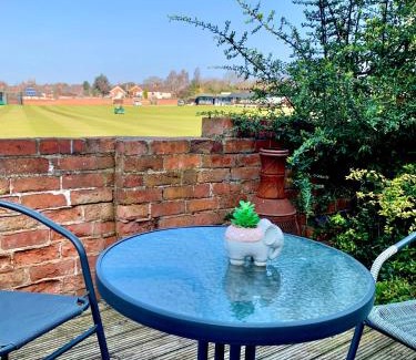 Kimberley House | Modern 2 Bedroom Victorian Townhouse - Pet & Child Friendly
