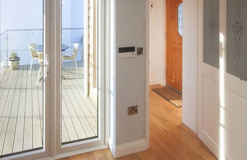Egloshayle House | Contemporary 3 Bedroom House In Wadebridge With Private Parking