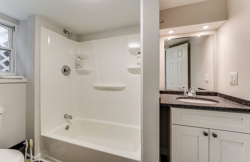 Bloomfield Apartment | Modern 3-BR Apartment in Downtown Bloomfield, Near NYC