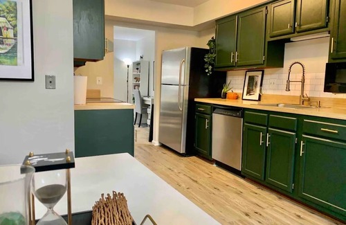Montgomery Village House | Modern 3BR Retreat in Montgomery Village with Pet-Friendly Perks