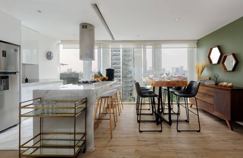 Hipodromo Condesa Apartment | Modern 10th Floor Apartment with Breathtaking Views & Spa