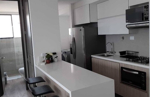 El Poblado Apartment | Modern Apartment in Balsos with Pool & City Views