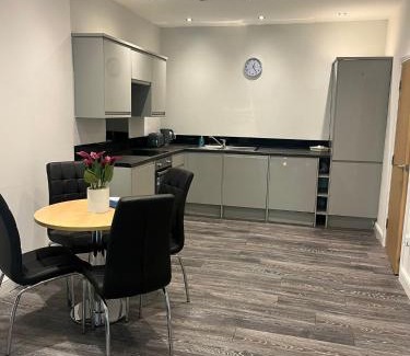 Keighley Apartment | Stylish Apartment in Prime Location with Private Parking