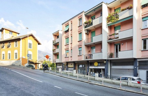 San Martino Apartment | Modern Apartment in Sturla with Kitchen and Breakfast Options