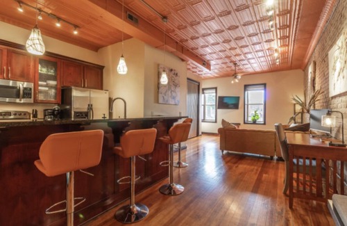 Neosho Apartment | Exceptional Apartment on the Square with Family-Friendly Amenities