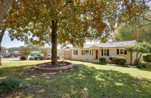 Athens House | Stylish Athens Home Near UGA - Rated 9.8 by Guests!