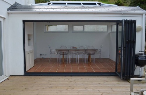 Porthtowan House | Oceanfront Beach House: 9.6/10 Rated with Sea Views