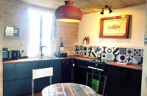 Hede Cottage | Relaxing Cabin Retreat by the Pond at HEDE