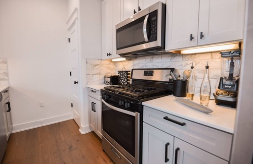 South Manchaca Condo | Guest Rated 10/10: Contemporary Casa Casey with Lake View