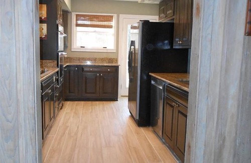 Hot Springs Village House | Modern Castle Retreat on Lake DeSoto with Family Amenities