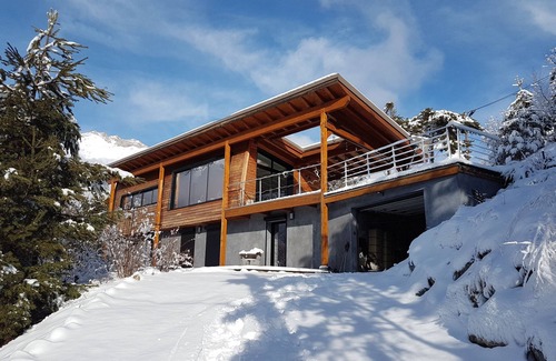 Meolans-Revel Villa | Modern Chalet with Pool and Lake Views in Barcelonnette
