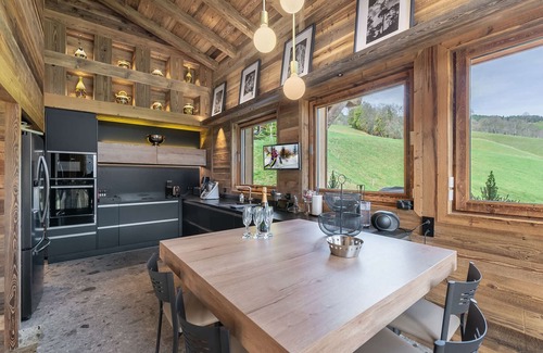 Megeve Ski Chalet | Family-Friendly Chalet Megève with 5 Bedrooms for 10 Guests