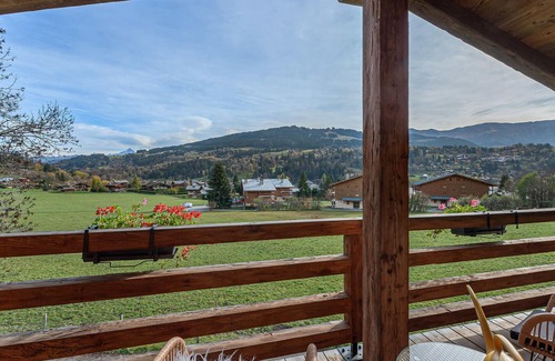 Megeve Ski Chalet | Family-Friendly Chalet Megève with 5 Bedrooms for 10 Guests