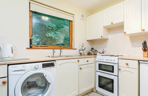 Cornwall Ski Chalet | Contemporary cottage style two storey lodge.