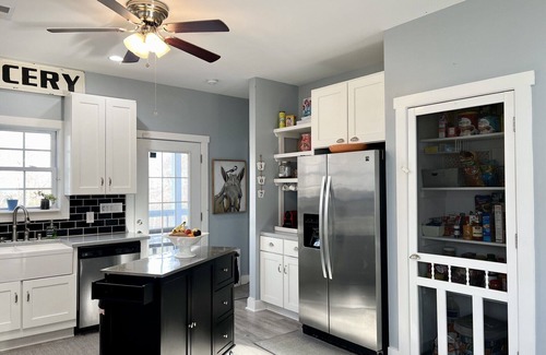 Pewee Valley Cottage | Modern Cottage with Spacious Covered Porches for Families