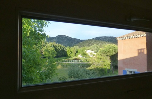 Cavaillon Cottage | Inviting Cottage Rental with Private Pool & Luberon Views